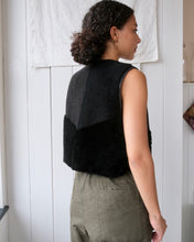 Load image into Gallery viewer, Sheepskin Waistcoat Scallop