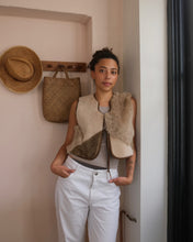 Load image into Gallery viewer, Sheepskin Waistcoat Scallop
