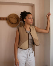 Load image into Gallery viewer, Sheepskin Waistcoat Scallop