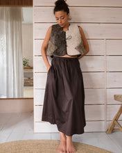 Load image into Gallery viewer, Sheepskin Waistcoat Scallop