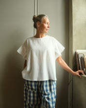 Load image into Gallery viewer, Tallulah Pleated Sleeve Blouse