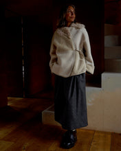 Load image into Gallery viewer, Sheepskin Jacket Cream