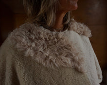Load image into Gallery viewer, Sheepskin Jacket Cream