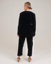 Load image into Gallery viewer, Scalloped Neck Blazer