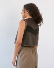 Load image into Gallery viewer, Reversible Ara Waistcoat