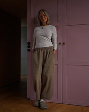 Load image into Gallery viewer, Le Garçon Pant Khaki